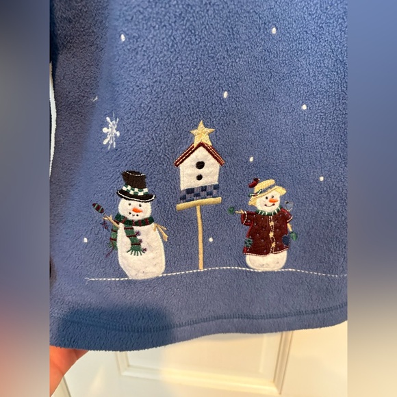 Vintage Fleece Cardigan with Embroidered Snowmen and Winter Scenery Snowflake - Picture 3 of 6